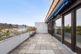Terrasse_vorne_2 - Helle Dachgeschosswohnung mit zwei Balkonen und Tiefgaragenstellplatz in begehrter Lage
