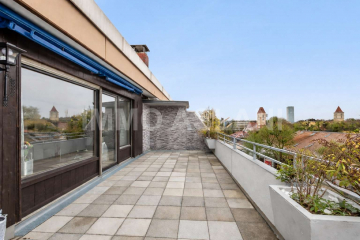 Helle Dachgeschosswohnung mit zwei Balkonen und Tiefgaragenstellplatz in begehrter Lage, 80992 München, Dachgeschoss