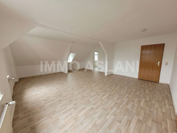 3-Raum-Wohnung mit Einbauküche, Stadtparkblick & großem Garten in Limbach-Oberfrohna, 09212 Limbach-Oberfrohna, Dachgeschoss