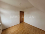 Schlafzimmer_2 - 3-Raum-Wohnung mit Einbauküche, Stadtparkblick & großem Garten in Limbach-Oberfrohna