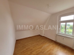 Schlafzimmer_1 - 3-Raum-Wohnung mit Einbauküche, Stadtparkblick & großem Garten in Limbach-Oberfrohna