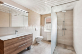 Badezimmer_OG_2_EDIT - Raum für große Pläne – EFH in Großlehna: 284m² Wohnen, 387m² Nutzfläche, Kamin & großer Hofbereich
