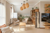 Wohnzimmer_1_Home_Staging - Wohnen + Praxis + PV: Value-Add-Immobilie in Taucha bei Leipzig