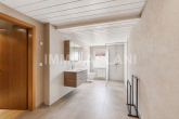 Badezimmer_3_EDIT - Außergewöhnlich vielseitiges Wohnhaus mit Kamin, Einbauküche und großem Hofbereich