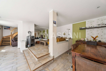 Außergewöhnlich vielseitiges Wohnhaus mit Kamin, Einbauküche und großem Hofbereich, 04420 Markranstädt, Einfamilienhaus