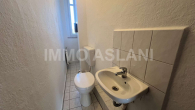 WC - Großzügige 3-Zimmer-Wohnung mit Balkon, Abstellraum & Gartenmitnutzung