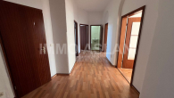Flur_2 - Großzügige 3-Zimmer-Wohnung mit Balkon, Abstellraum & Gartenmitnutzung