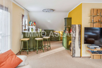 Wohnen & Arbeiten in Taucha – Haus mit separater Praxis, PV, Pool und 4 Carports, 04425 Taucha, Einfamilienhaus