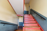 Treppenhaus_2 - Bezugsfreie 2-Zimmer-Wohnung mit Balkon + Einbauküche im aufstrebenden Leipziger Neulindenau