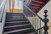 Treppenhaus_1 - Bezugsfreie 3-Raum-Wohnung mit Balkon, Fahrstuhl & Tageslichtbad im Zentrum-Süd