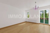 Wohnzimmer_WZ - Gepflegte Kapitalanlage mit Balkon – 3-Zimmer-Altbauwohnung in Leipzig-Nord