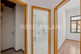 Flur_2 - Bezugsfreie 3-Raum-Wohnung mit Balkon, Fahrstuhl & Tageslichtbad im Zentrum-Süd