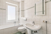 Badezimmer_1_EDIT - Solide Kapitalanlage im Leipziger Osten: Vermietete 1-Zimmer-Wohnung mit Balkon