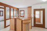 Empfangsbereich_Home_Staging - Ehemalige Zahnarztpraxis mit Wohneinheit – 120 m² Praxis + 120 m² Wohnen in Taucha