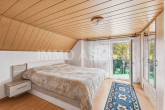 Schlafzimmer_EDIT - EFH in Markanstädt-Döhlen – 224m² Wohnensemble mit Pool, Sauna, PV & zwei separaten Einheiten