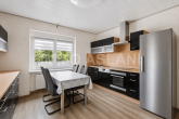 Küche_1_EDIT - EFH in Markanstädt-Döhlen – 224m² Wohnensemble mit Pool, Sauna, PV & zwei separaten Einheiten