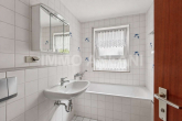 Badezimmer - Charmante 2-Zimmer-Eigentumswohnung mit Terrasse und kleinem Garten in ruhiger Lage