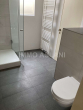Badezimmer - 139m² Büro-Maisonette in München-Nymphenburg mit Galerie, Klimaanlage und eigener Küche