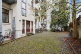 Innenhof_2 - Wohnen im Herzen Leipzigs: Stilvolle 2-Zimmer-Altbauwohnung mit Flair – bezugsfrei