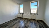 Schlafzimmer_1 - Einziehen & wohlfühlen – modernisierte 3-Raum-Wohnung in Limbach-Oberfrohna