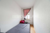 Wohnzimmer - Altbaucharme im Leipziger Osten: Vermietete 2-Zimmer-Wohnung im Denkmalobjekt