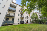 Außenansicht_Garten_2 - Altbaucharme im Leipziger Osten: Vermietete 2-Zimmer-Wohnung im Denkmalobjekt