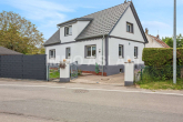 Außenansicht_1 - EFH Markranstädt-Döhlen: 224 m², 2 Einheiten, Pool, Sauna & PV – günstige KfW-/SAB-Kredite möglich
