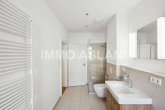 Badezimmer_3 - Vermietete 2-Zimmer-ETW in Leipzig – kernsaniert, Fußbodenheizung & Loggia zum ruhigen Innenhof