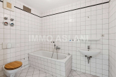 Badezimmer - Bezugsfreie 2-Zimmer-Maisonette in Leipzig-Anger-Crottendorf